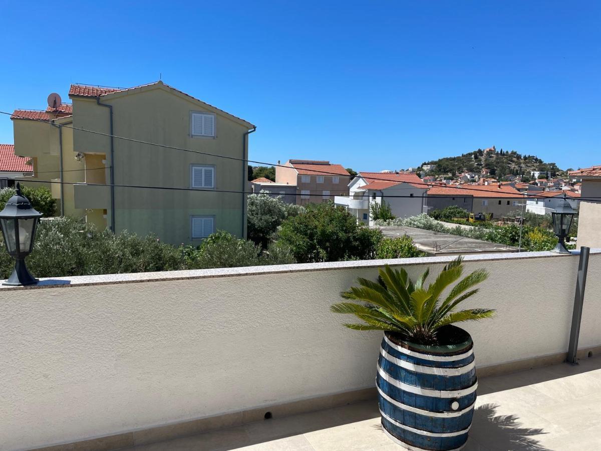 Mare I Kate Apartmani Tribunj  Luaran gambar